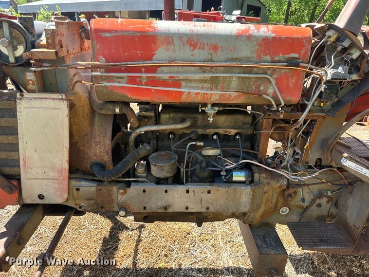 image for item EJ2775 1966 Massey Ferguson MF180 tractor