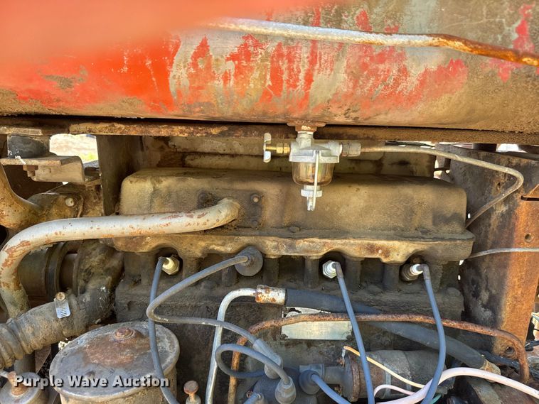 image for item EJ2775 1966 Massey Ferguson MF180 tractor