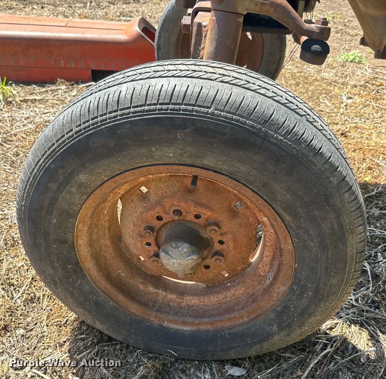 image for item EJ2775 1966 Massey Ferguson MF180 tractor