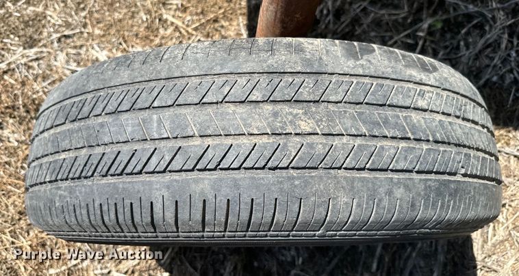 image for item EJ2775 1966 Massey Ferguson MF180 tractor