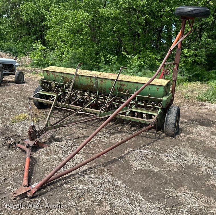 image for item EJ2777 John Deere DF-B grain drill