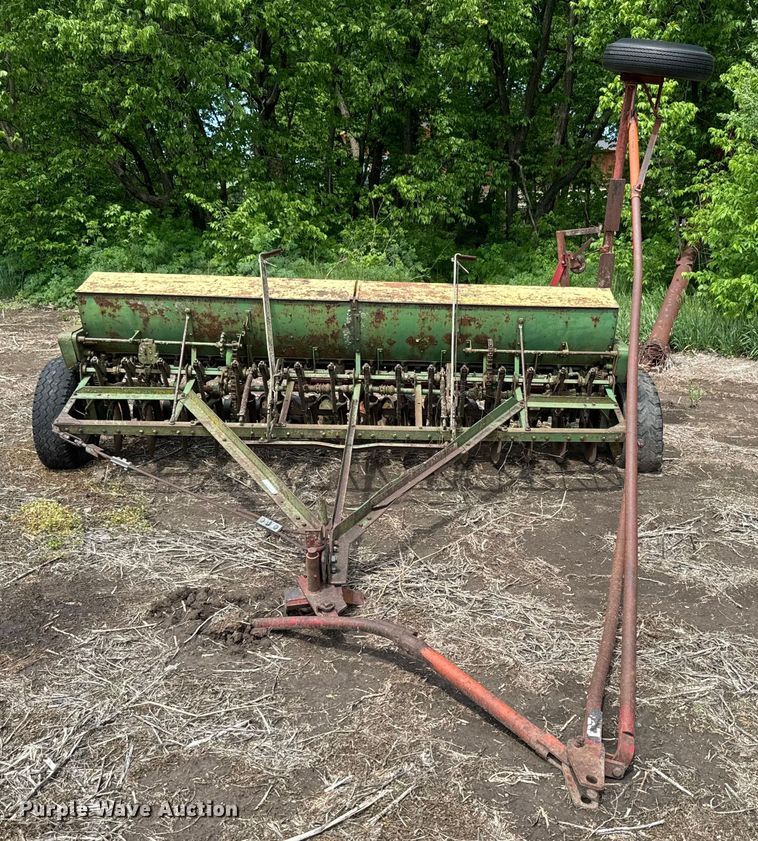 image for item EJ2777 John Deere DF-B grain drill