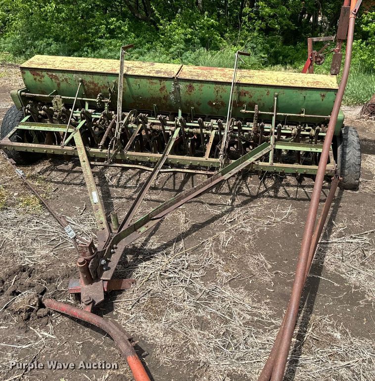 image for item EJ2777 John Deere DF-B grain drill