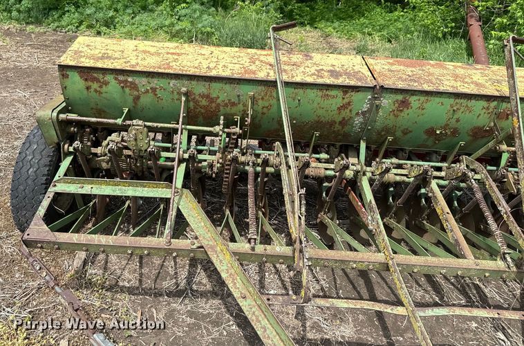 image for item EJ2777 John Deere DF-B grain drill