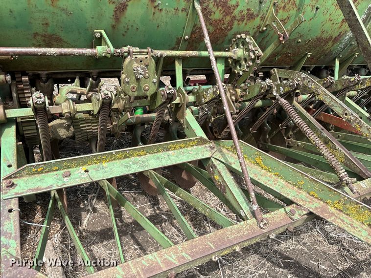 image for item EJ2777 John Deere DF-B grain drill