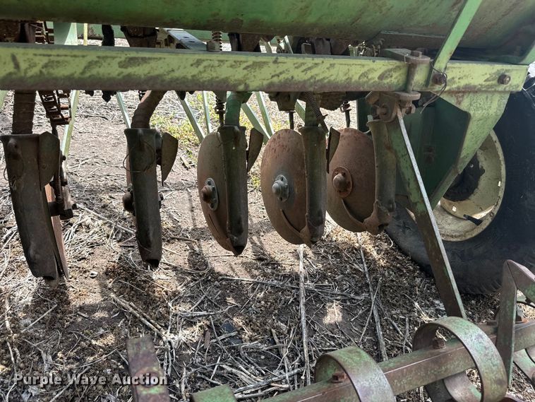 image for item EJ2777 John Deere DF-B grain drill