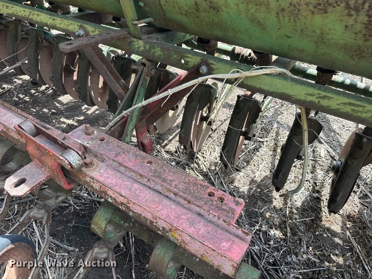 image for item EJ2777 John Deere DF-B grain drill