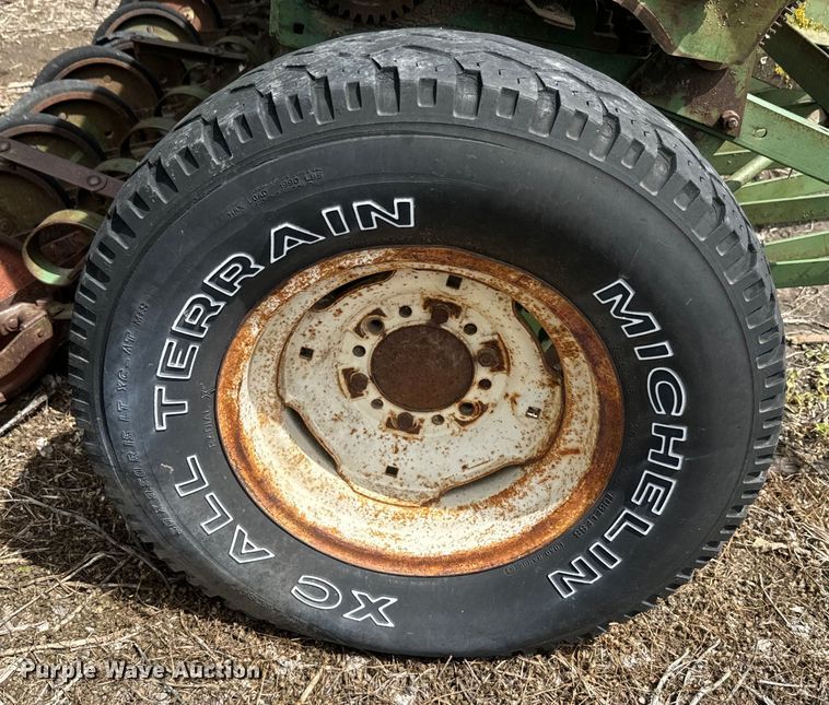 image for item EJ2777 John Deere DF-B grain drill