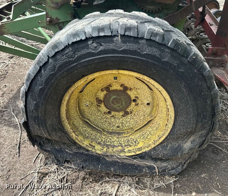 image for item EJ2777 John Deere DF-B grain drill