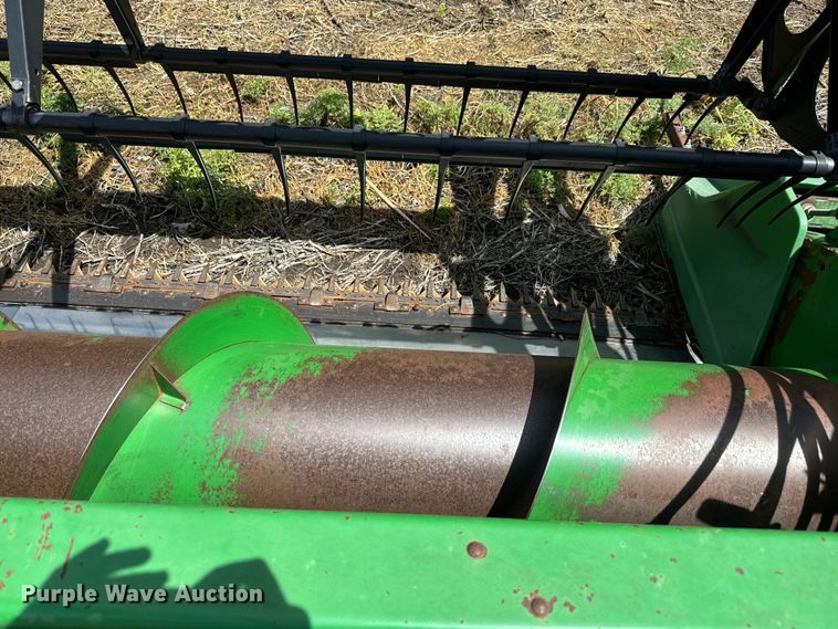 image for item EJ2780 1999 John Deere 930F flex head