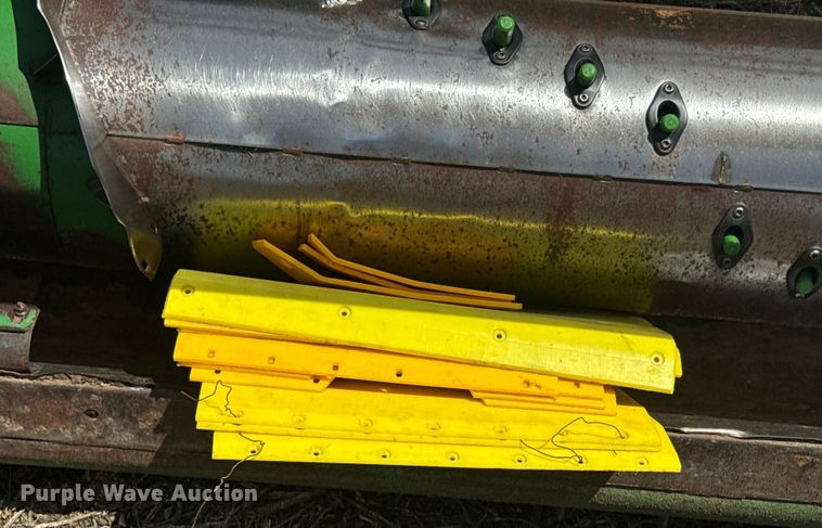 image for item EJ2780 1999 John Deere 930F flex head