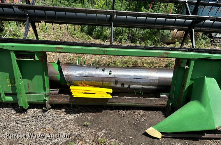 image for item EJ2780 1999 John Deere 930F flex head