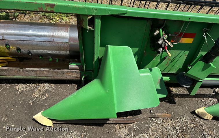 image for item EJ2780 1999 John Deere 930F flex head
