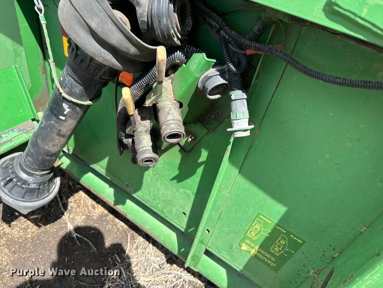 image for item EJ2780 1999 John Deere 930F flex head