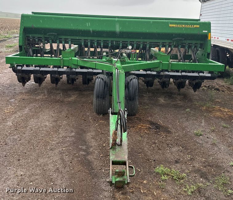 image for item EJ2797 1997 John Deere 750 grain drill