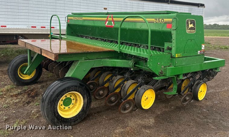 image for item EJ2797 1997 John Deere 750 grain drill