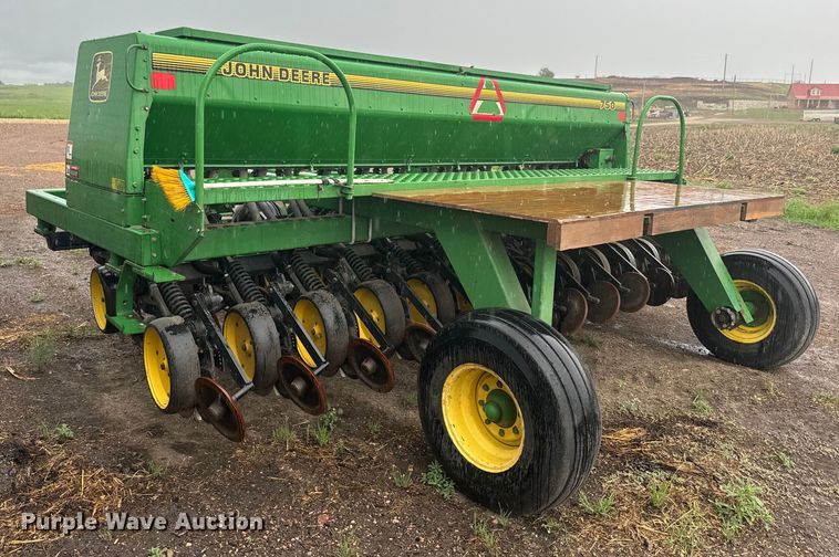 image for item EJ2797 1997 John Deere 750 grain drill