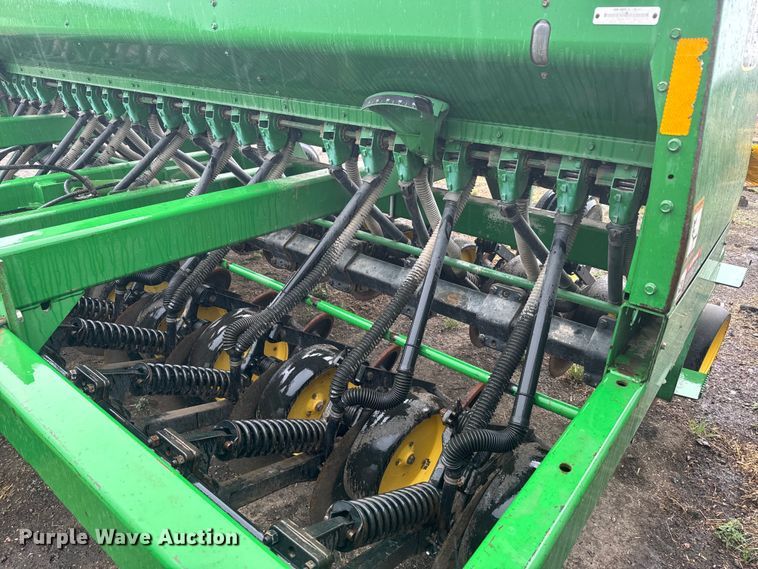 image for item EJ2797 1997 John Deere 750 grain drill