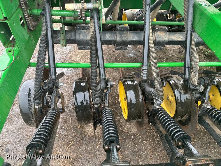image for item EJ2797 1997 John Deere 750 grain drill