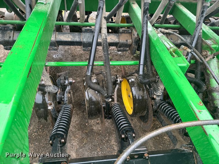 image for item EJ2797 1997 John Deere 750 grain drill
