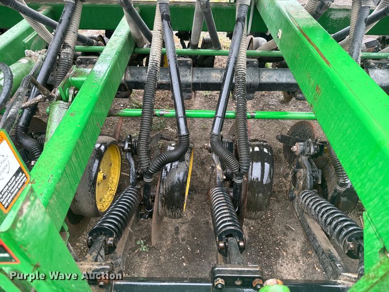 image for item EJ2797 1997 John Deere 750 grain drill