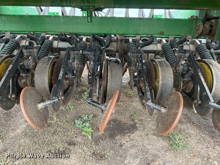 image for item EJ2797 1997 John Deere 750 grain drill