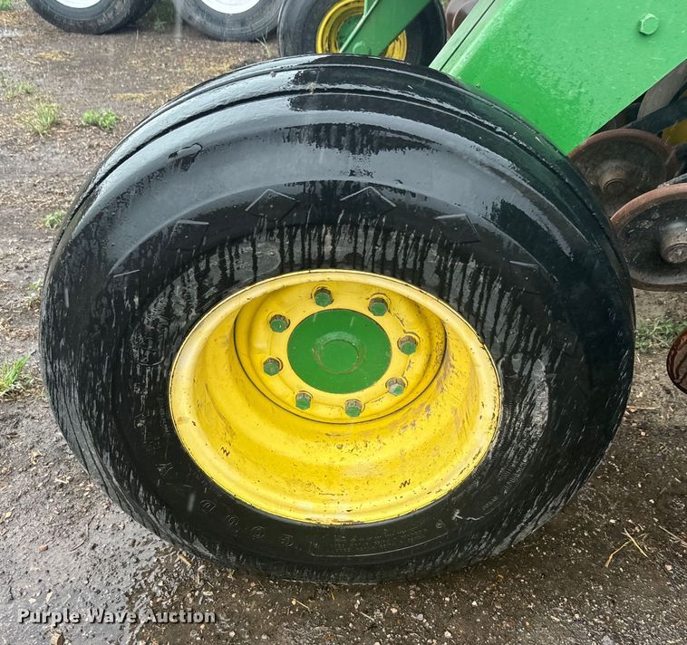 image for item EJ2797 1997 John Deere 750 grain drill