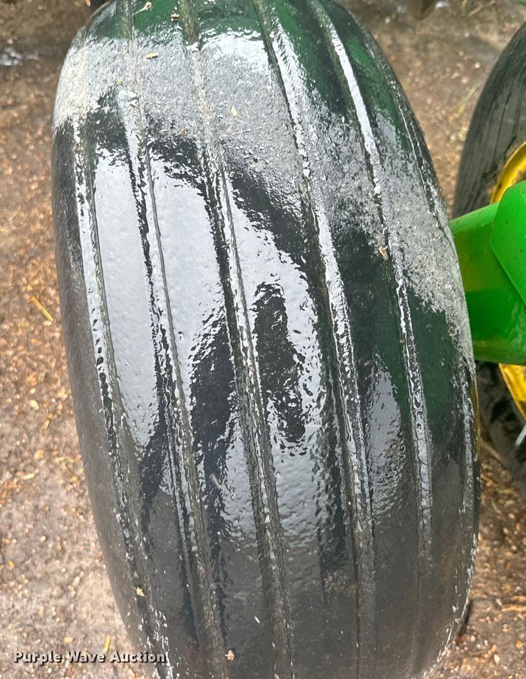 image for item EJ2797 1997 John Deere 750 grain drill