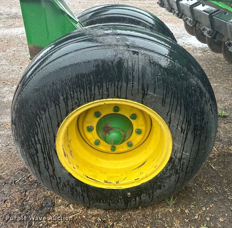 image for item EJ2797 1997 John Deere 750 grain drill