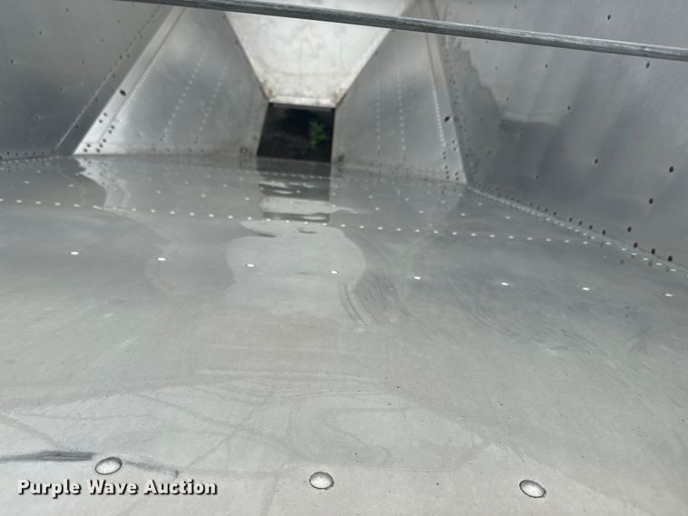 image for item EJ2798 1999 Tempte grain trailer