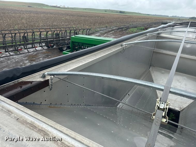 image for item EJ2798 1999 Tempte grain trailer