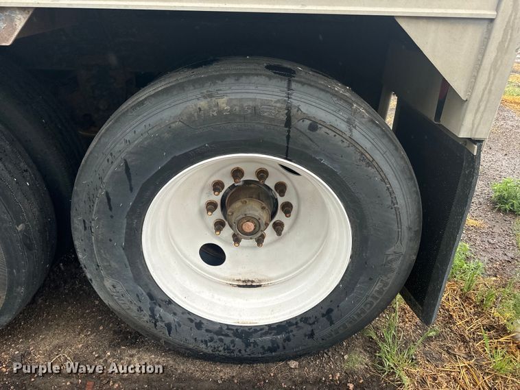 image for item EJ2798 1999 Tempte grain trailer