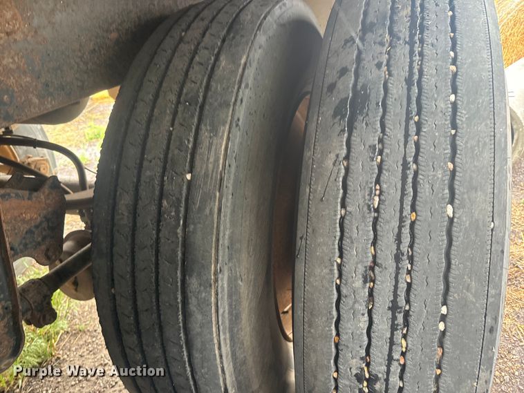 image for item EJ2798 1999 Tempte grain trailer