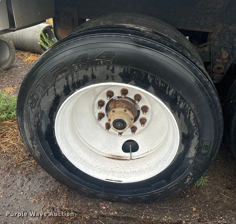 image for item EJ2798 1999 Tempte grain trailer