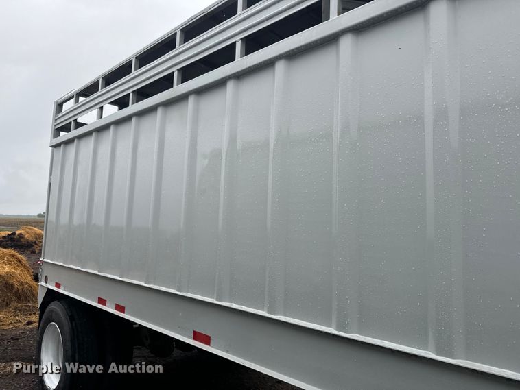 image for item EJ2799 1999 Neville livestock trailer