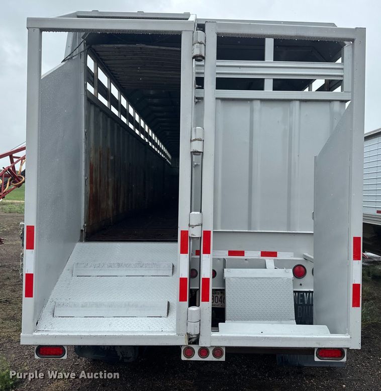 image for item EJ2799 1999 Neville livestock trailer