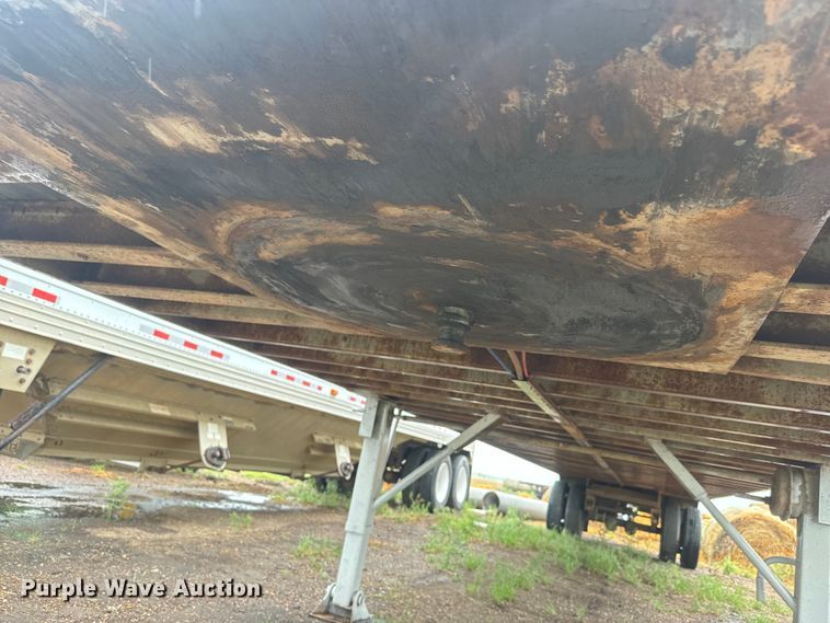 image for item EJ2799 1999 Neville livestock trailer