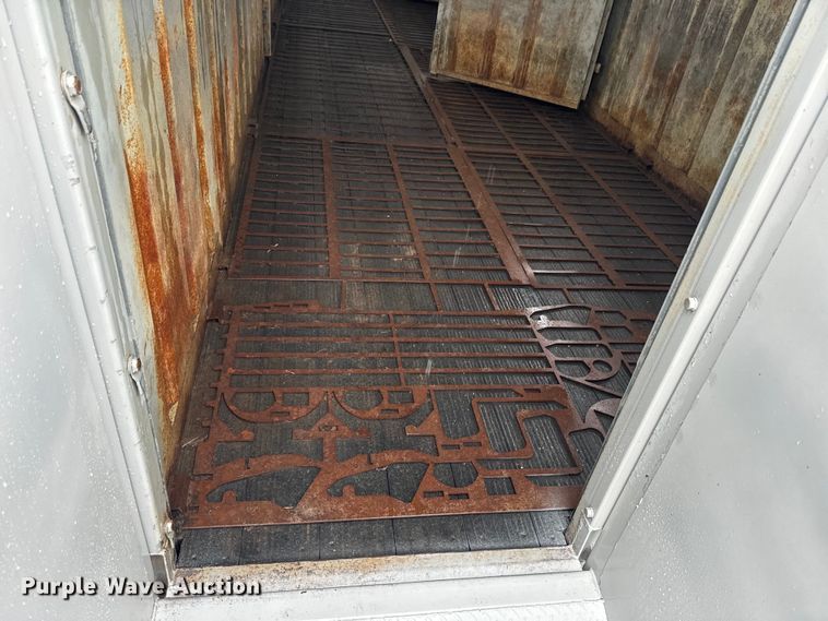 image for item EJ2799 1999 Neville livestock trailer