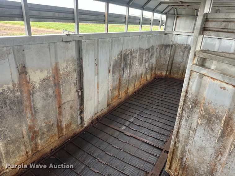 image for item EJ2799 1999 Neville livestock trailer