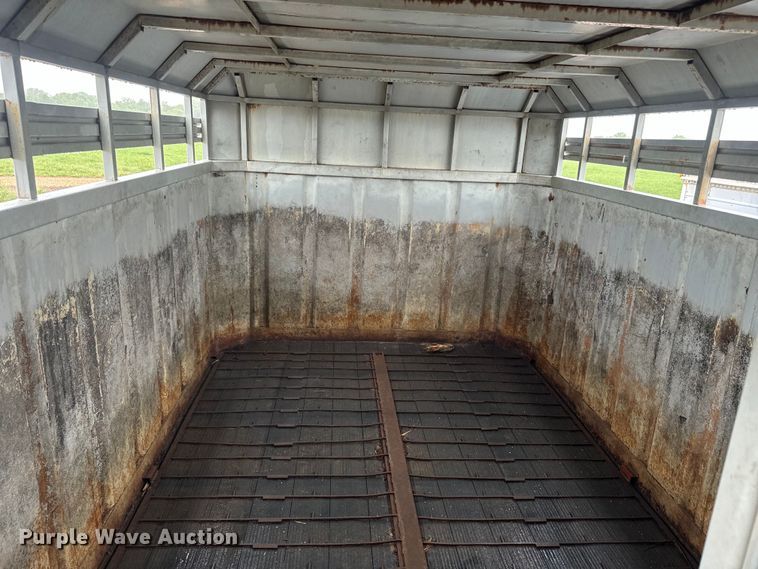 image for item EJ2799 1999 Neville livestock trailer