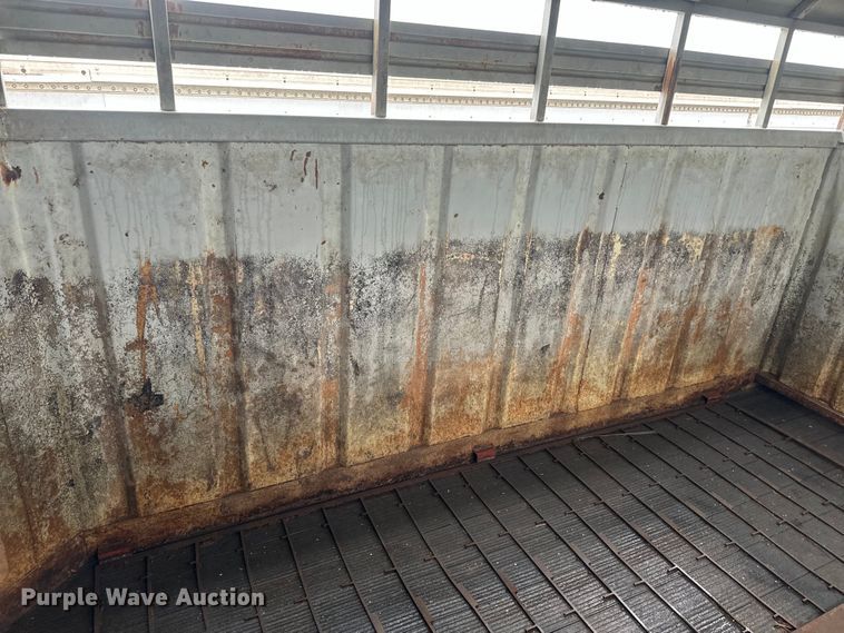 image for item EJ2799 1999 Neville livestock trailer