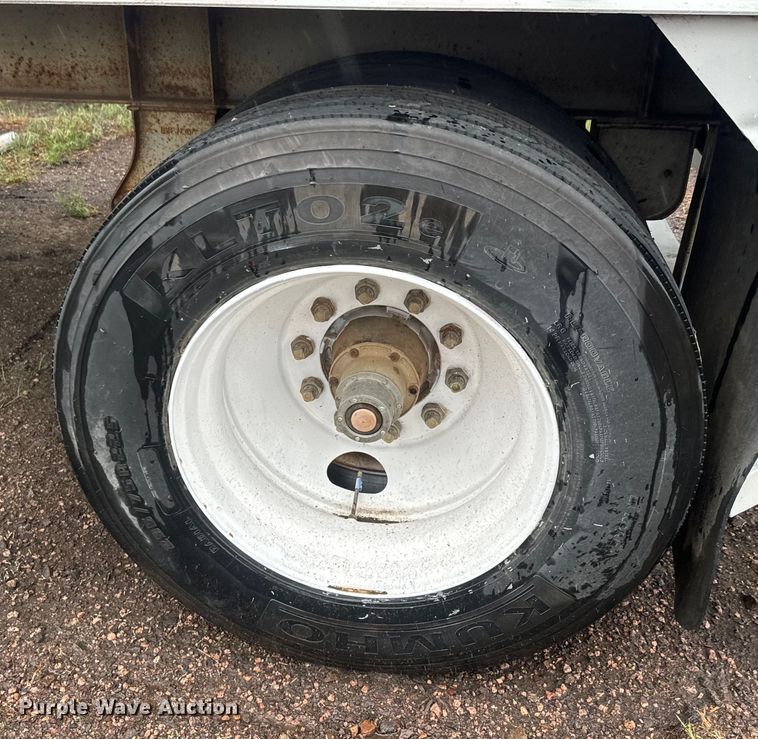 image for item EJ2799 1999 Neville livestock trailer