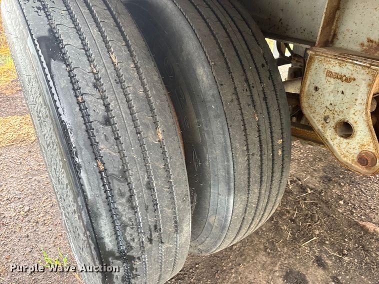 image for item EJ2799 1999 Neville livestock trailer