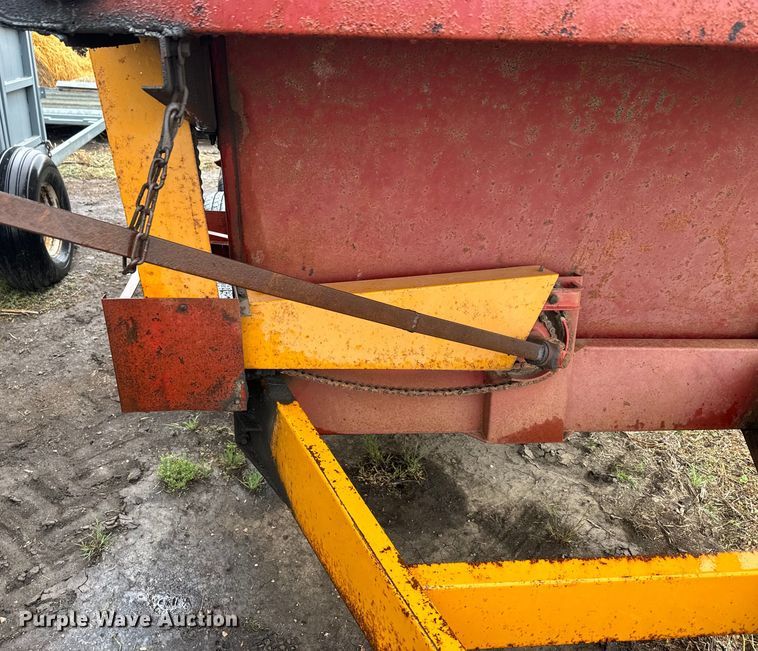 image for item EJ2802 Kelly Ryan Feed-R-Wagon feed mixer