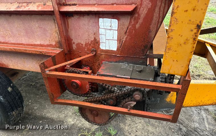 image for item EJ2802 Kelly Ryan Feed-R-Wagon feed mixer
