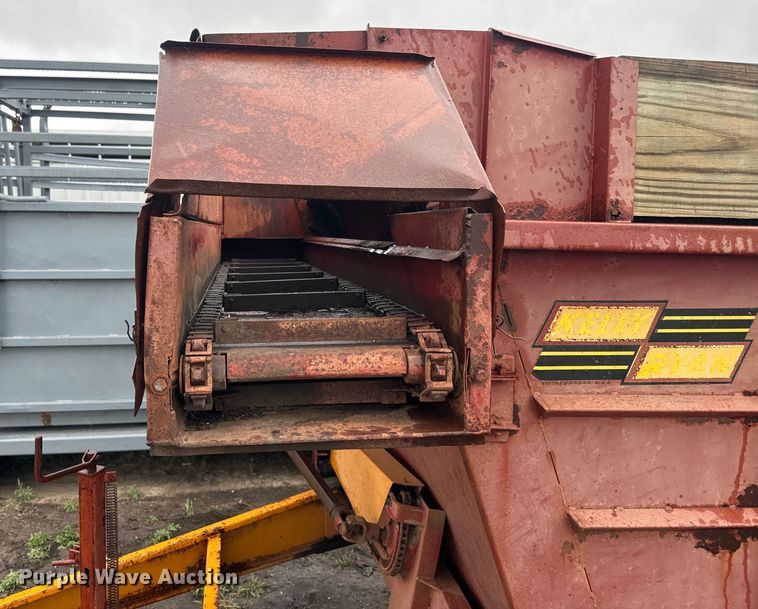 image for item EJ2802 Kelly Ryan Feed-R-Wagon feed mixer