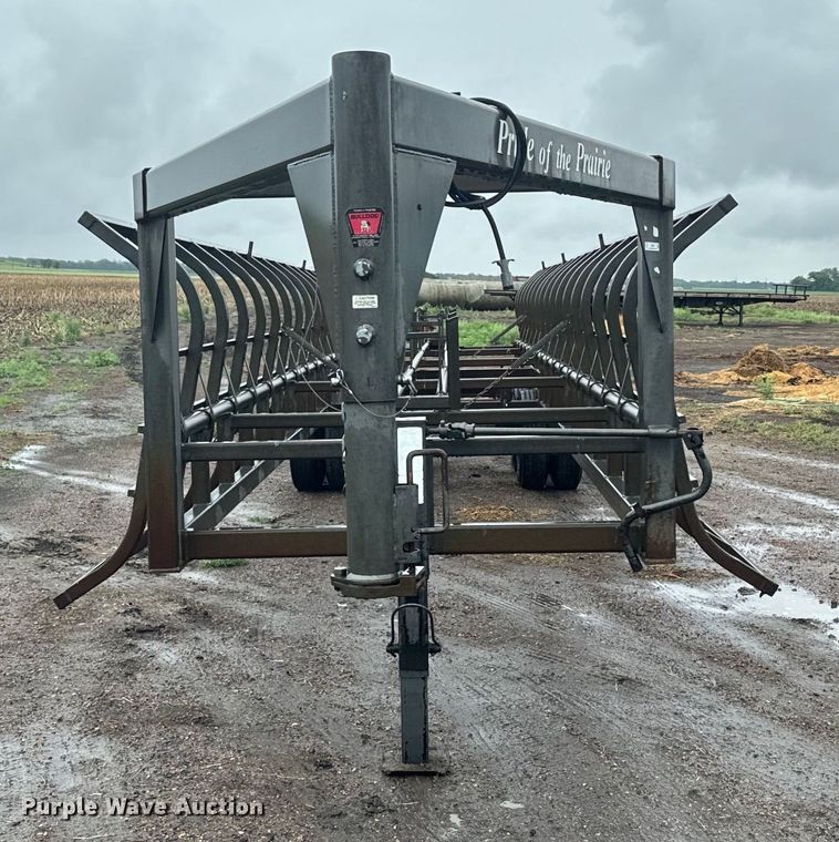 image for item EJ2803 2011 Cliff's Welding Service 1937 bale flipper trailer