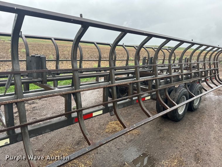 image for item EJ2803 2011 Cliff's Welding Service 1937 bale flipper trailer