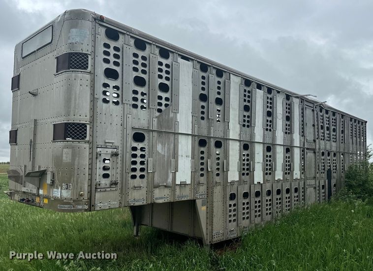 image for item EJ2804 1988 Wilson PSDCL-206 livestock trailer