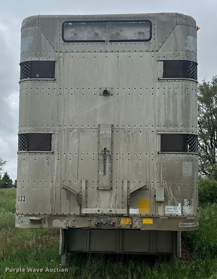image for item EJ2804 1988 Wilson PSDCL-206 livestock trailer